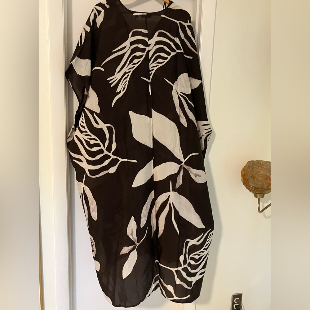 & Other Stories Printed Throw On Midi dress in Brown and White Floral - Picture 2 of 4